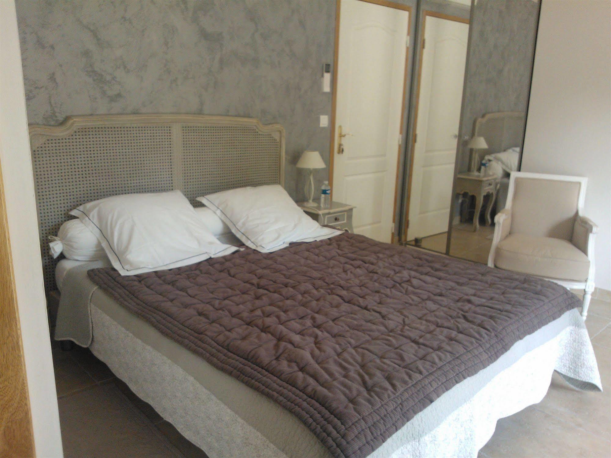 Relais De L'Alsou- Piscine Bed and Breakfast Labastide-en-Val Exteriör bild